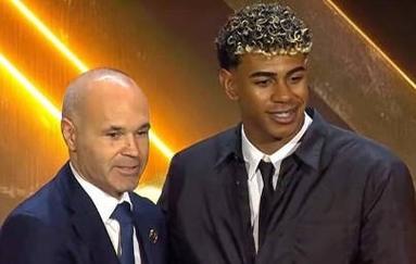 13岁天才小将代表阿森纳U19出战青年欧冠，打破赛事纪录