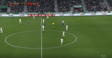 字母哥是现役为一队效力时间第三长的球员，仅次于库里和追梦