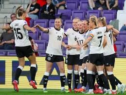 详解棒球规则中的“观众干预”场内飞球判罚